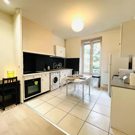 T3 4 A 6 Personnes Villeurbanne