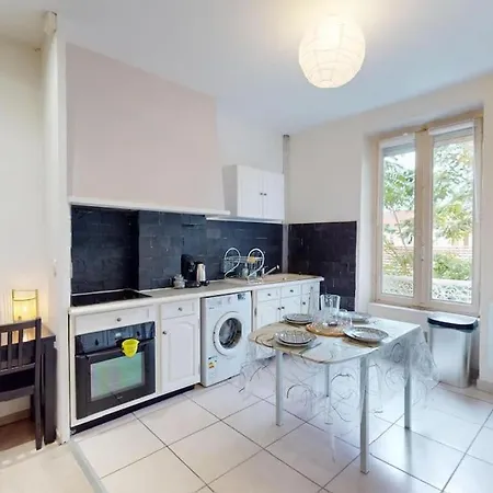 T3 4 A 6 Personnes * Villeurbanne